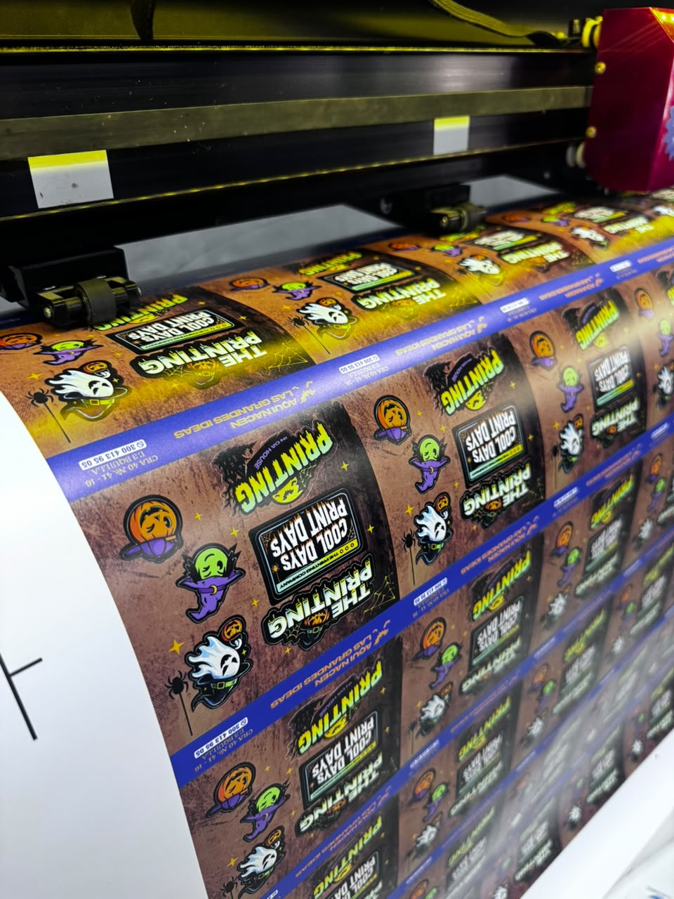 Pliego de stickers en vinilo para marcas y negocios – foto 24